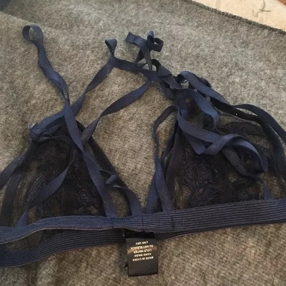 Forever 21 Navy Floral Bralette Size Small - Picture 4 of 4